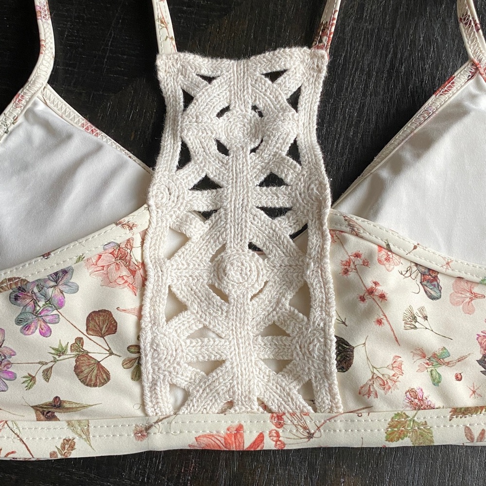 LSPACE | Floral Top - Picture 3 of 5